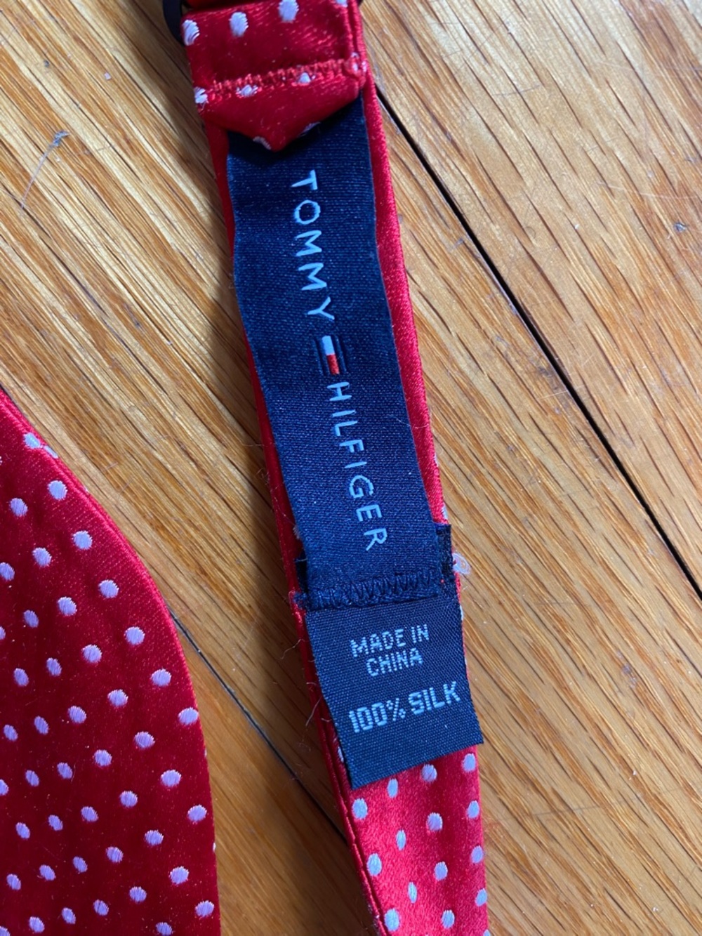 Tommy Hilfiger Red Polka Dot 100% Silk Self-Tie Bow Tie Adjustable sizing - Picture 2 of 5